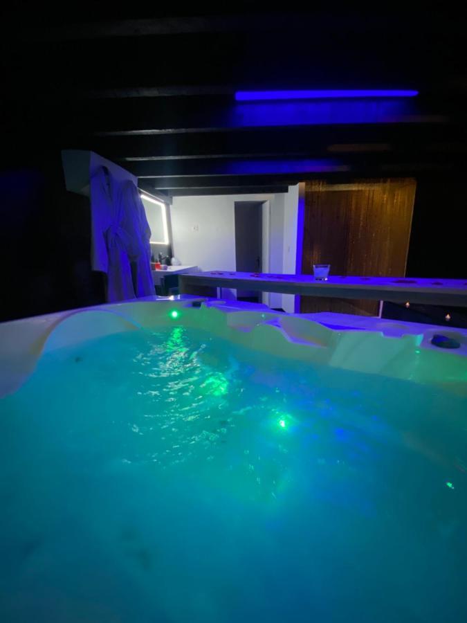 Mieuxqualhotel Jacuzzi Privatif La Retro بوردو المظهر الخارجي الصورة