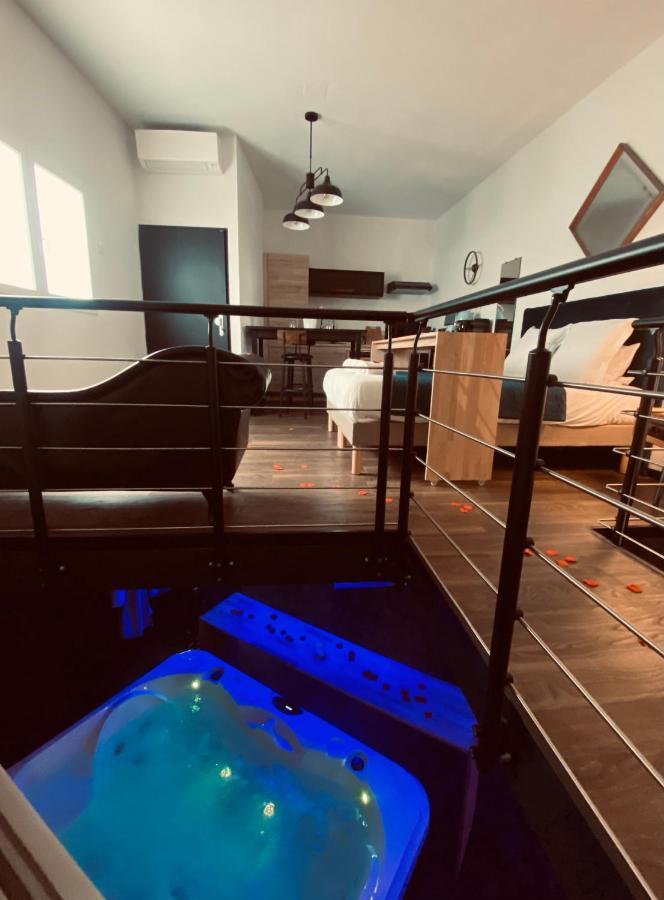 Mieuxqualhotel Jacuzzi Privatif La Retro بوردو المظهر الخارجي الصورة